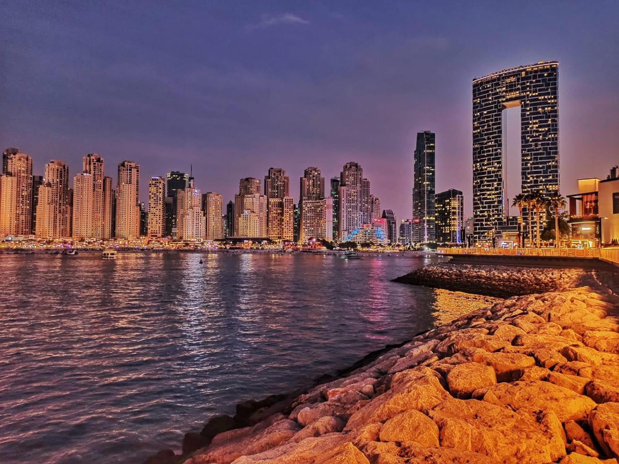 Seaview Beach Hostel Jbr - Walk To Beach - Gym - Pool - Metro Station Dubai Exterior photo