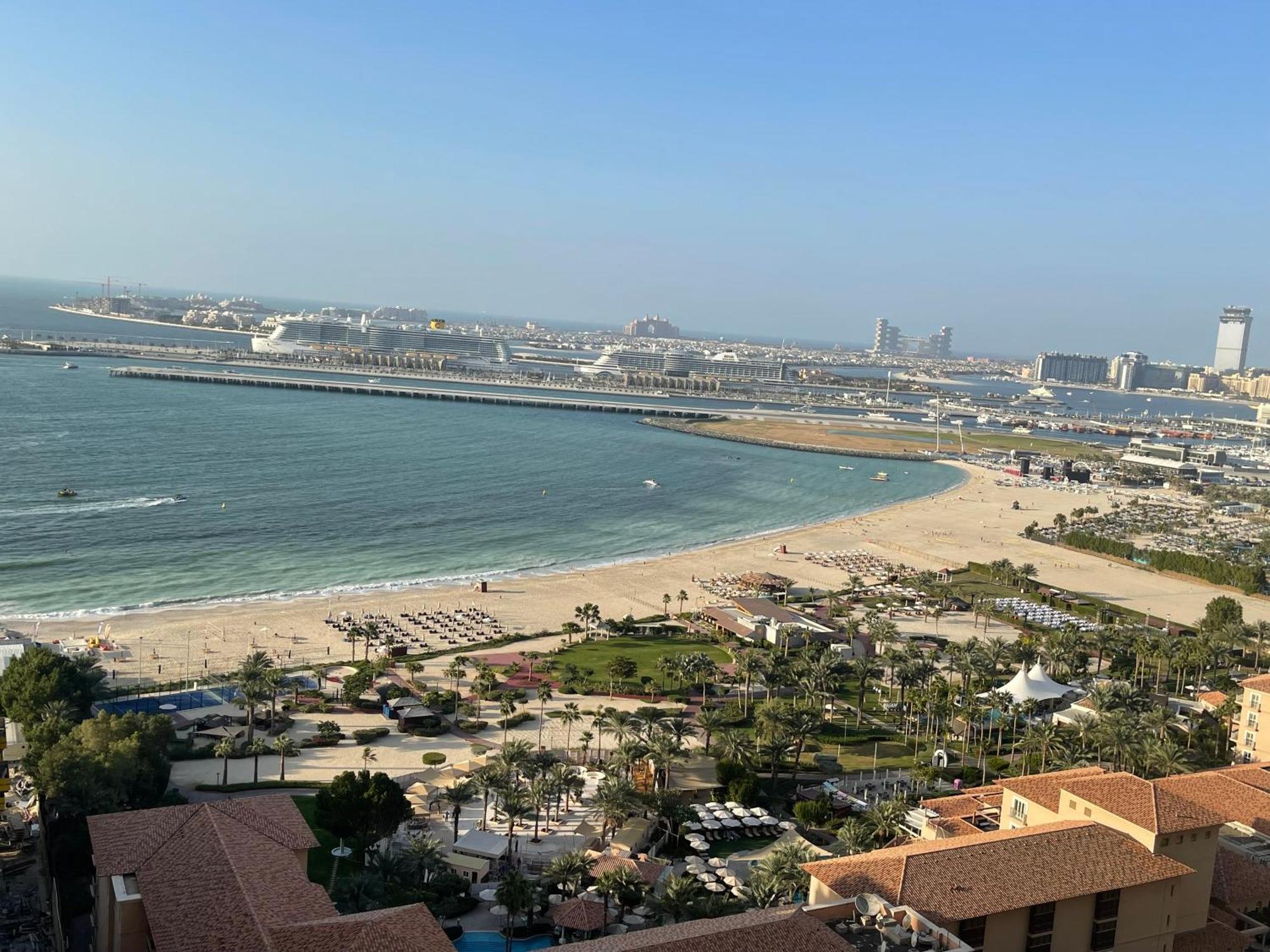 Seaview Beach Hostel Jbr - Walk To Beach - Gym - Pool - Metro Station Dubai Exterior photo