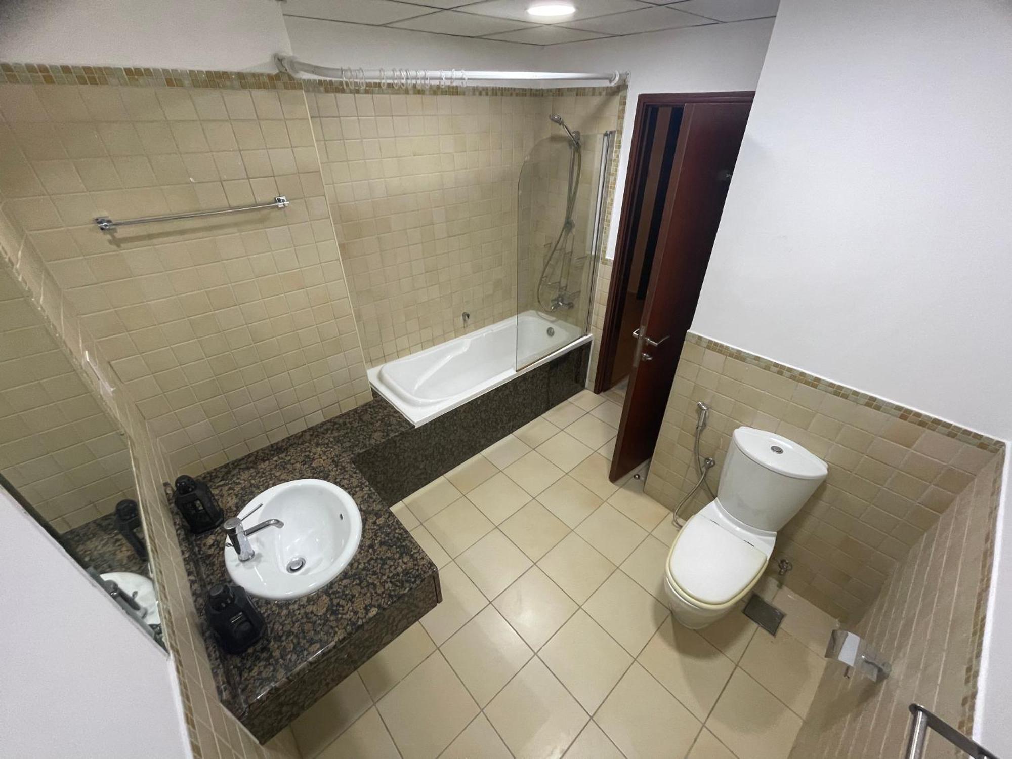 Seaview Beach Hostel Jbr - Walk To Beach - Gym - Pool - Metro Station Dubai Exterior photo