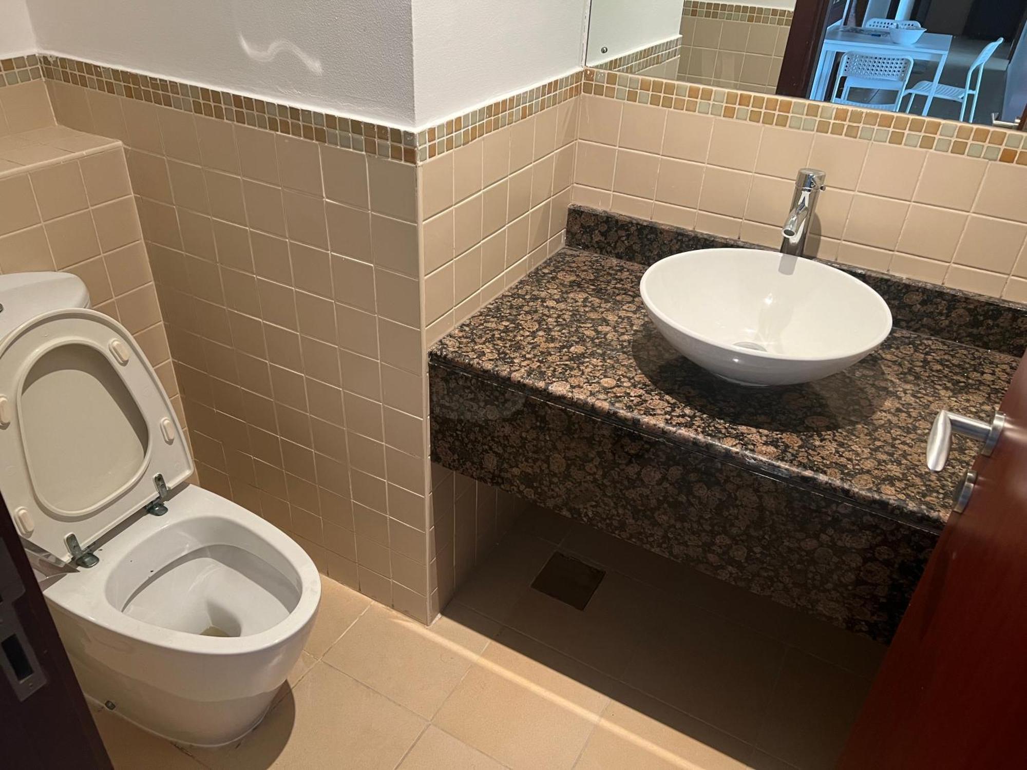 Seaview Beach Hostel Jbr - Walk To Beach - Gym - Pool - Metro Station Dubai Exterior photo