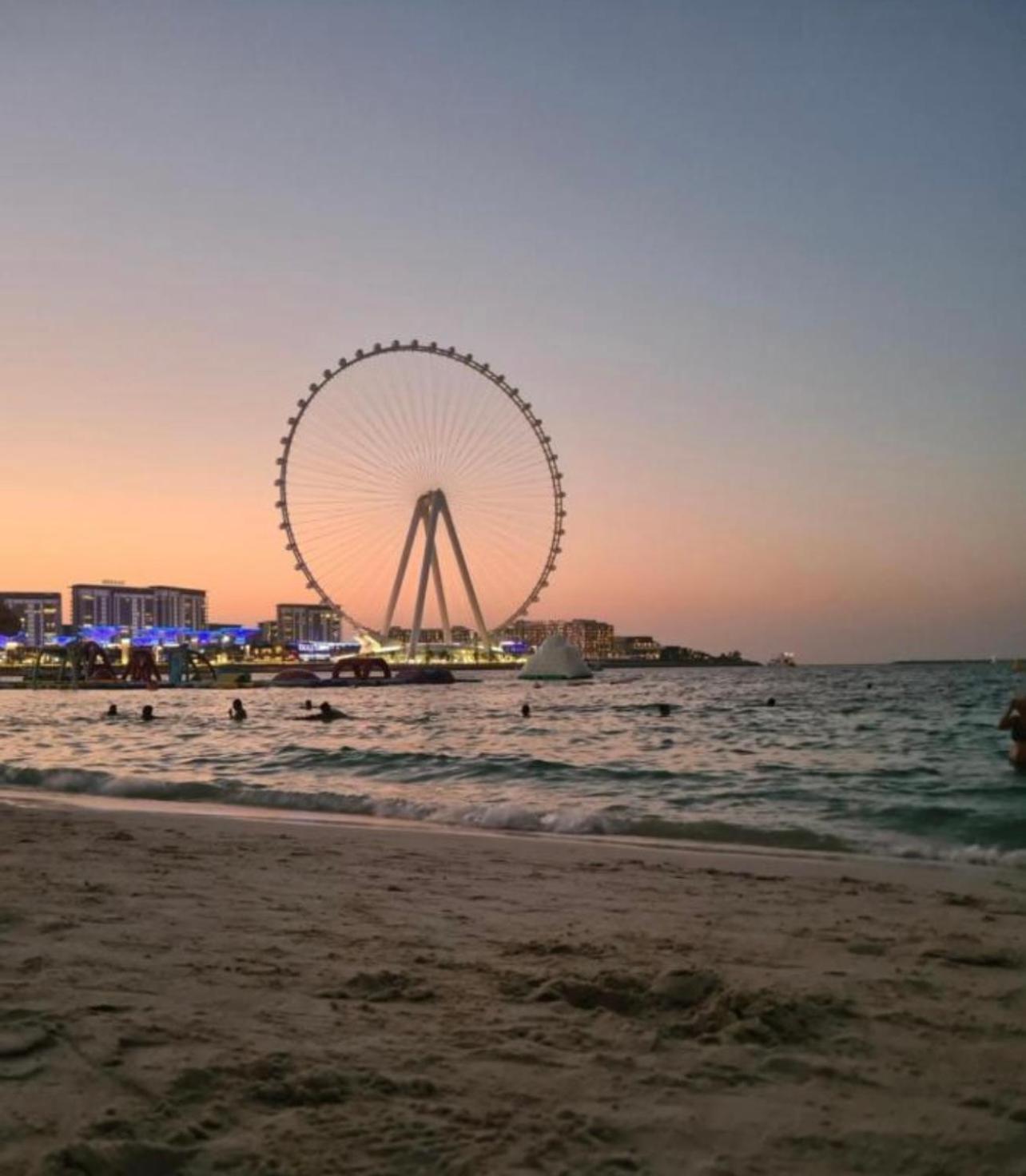 Seaview Beach Hostel Jbr - Walk To Beach - Gym - Pool - Metro Station Dubai Exterior photo